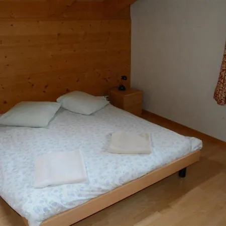 شقة Henry - 2- Stock Appartement-fewo- Dusche Oder Bad- Wc 12-bettwohnung By Interhome